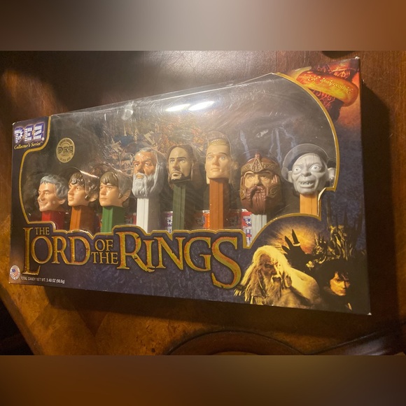 Pez D'Or Other - Lord Of The Rings Pez Set.
